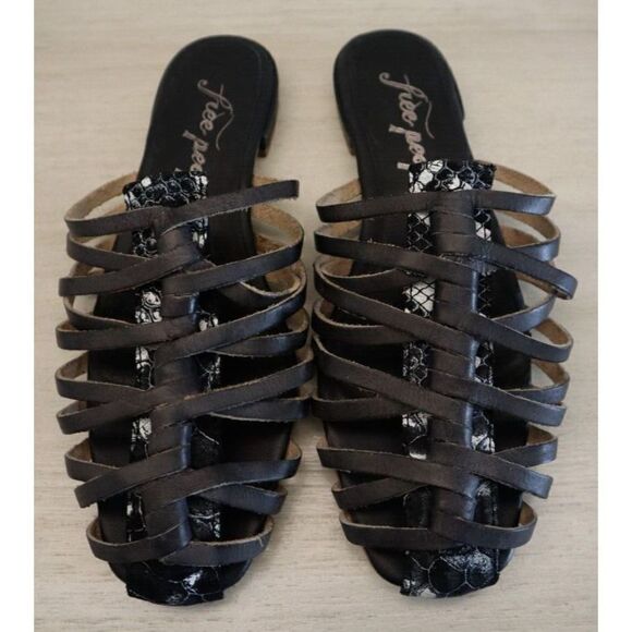 Free People Women Sz US 6/EU 36 Black Snake Print Odette Strappy Flat Sandals $8 - Picture 1 of 13
